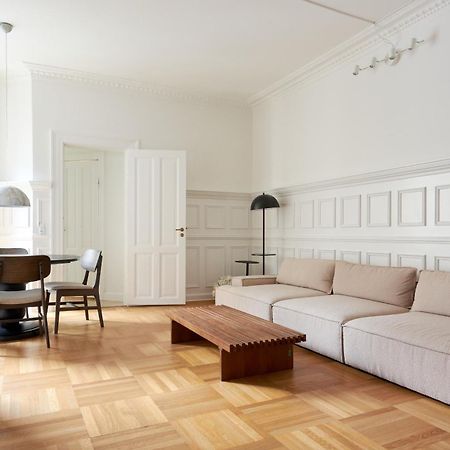 Spacious 3 Bedroom Manor Flat Next To Tivoli コペンハーゲン エクステリア 写真