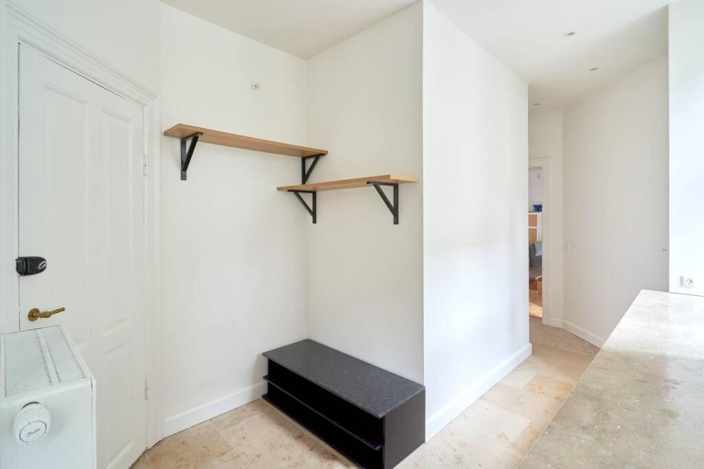 Spacious 3 Bedroom Manor Flat Next To Tivoli コペンハーゲン エクステリア 写真