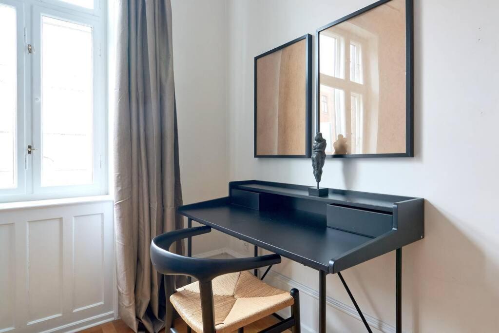 Spacious 3 Bedroom Manor Flat Next To Tivoli コペンハーゲン エクステリア 写真