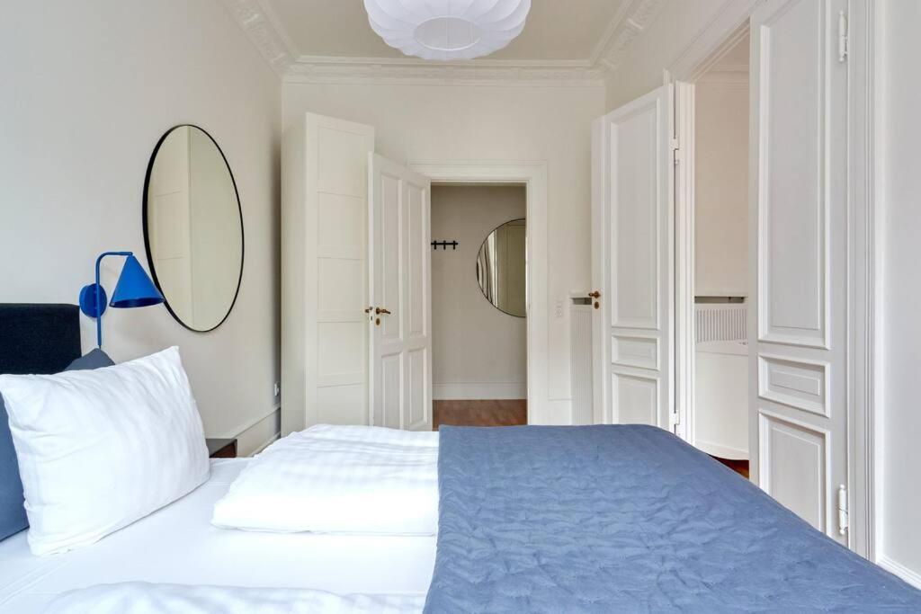 Spacious 3 Bedroom Manor Flat Next To Tivoli コペンハーゲン エクステリア 写真