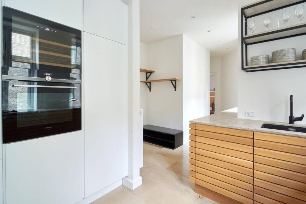 Spacious 3 Bedroom Manor Flat Next To Tivoli コペンハーゲン エクステリア 写真
