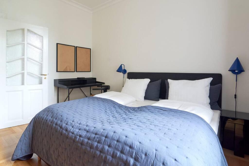 Spacious 3 Bedroom Manor Flat Next To Tivoli コペンハーゲン エクステリア 写真
