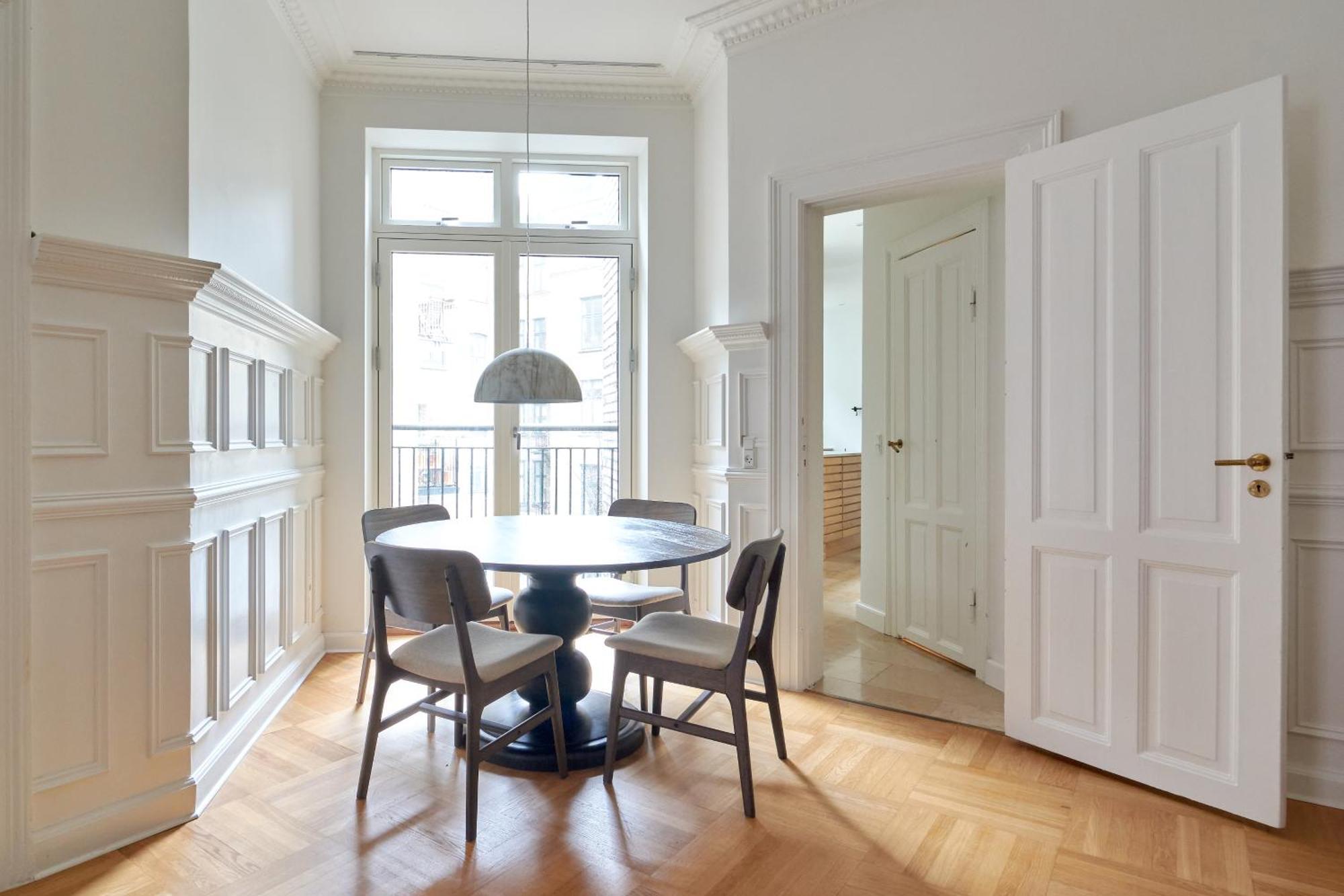 Spacious 3 Bedroom Manor Flat Next To Tivoli コペンハーゲン エクステリア 写真
